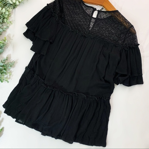 Black Ruffle and Lace Romantic Flutter Blouse - Picture 4 of 6